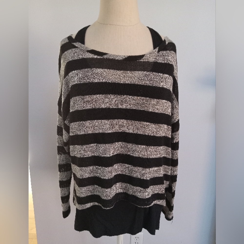 Green envelop sweater
